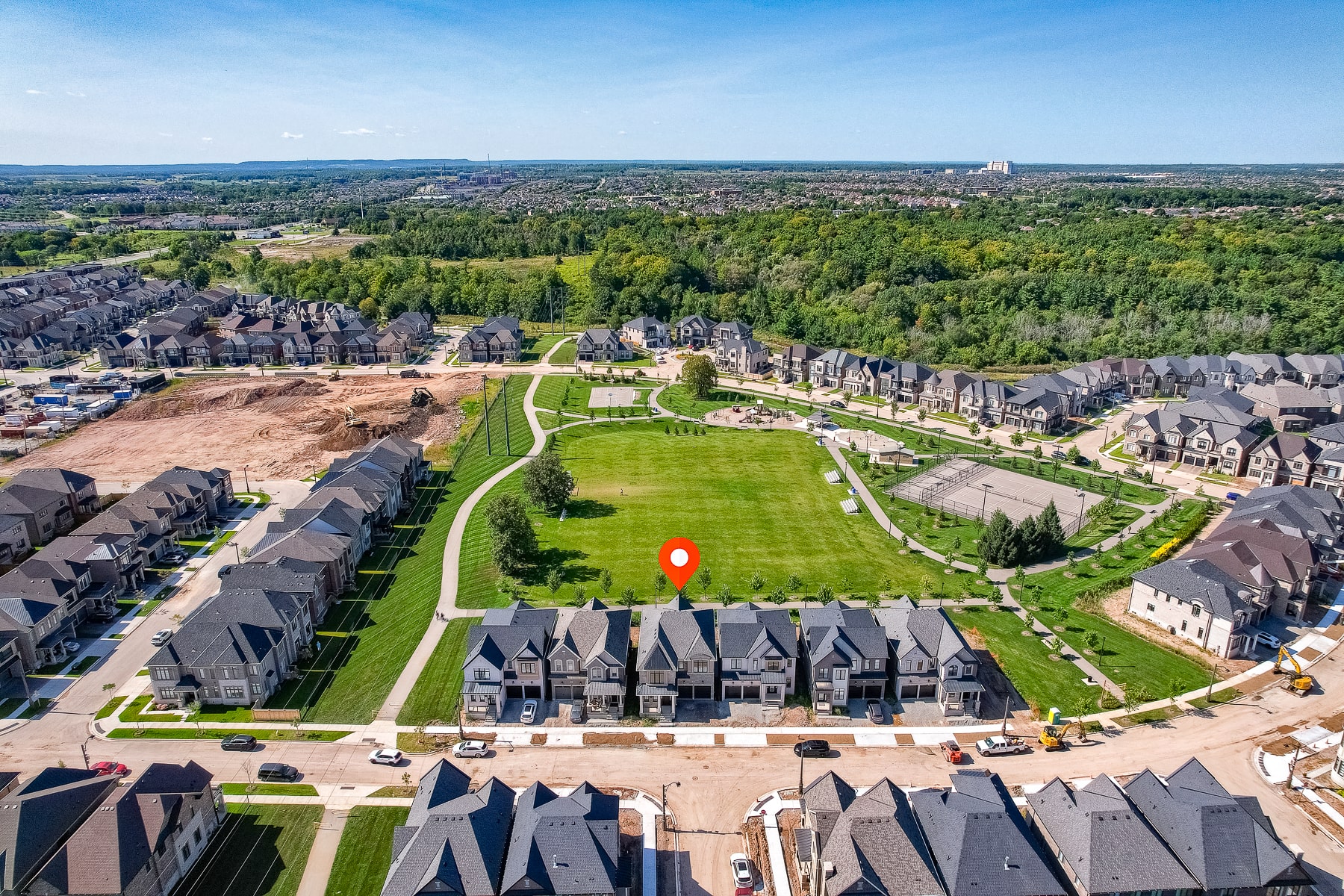https://www.spectrumrealtyservices.com/images/Bronte-Green-at-Glen-Abbey-unit-2385-1.jpg