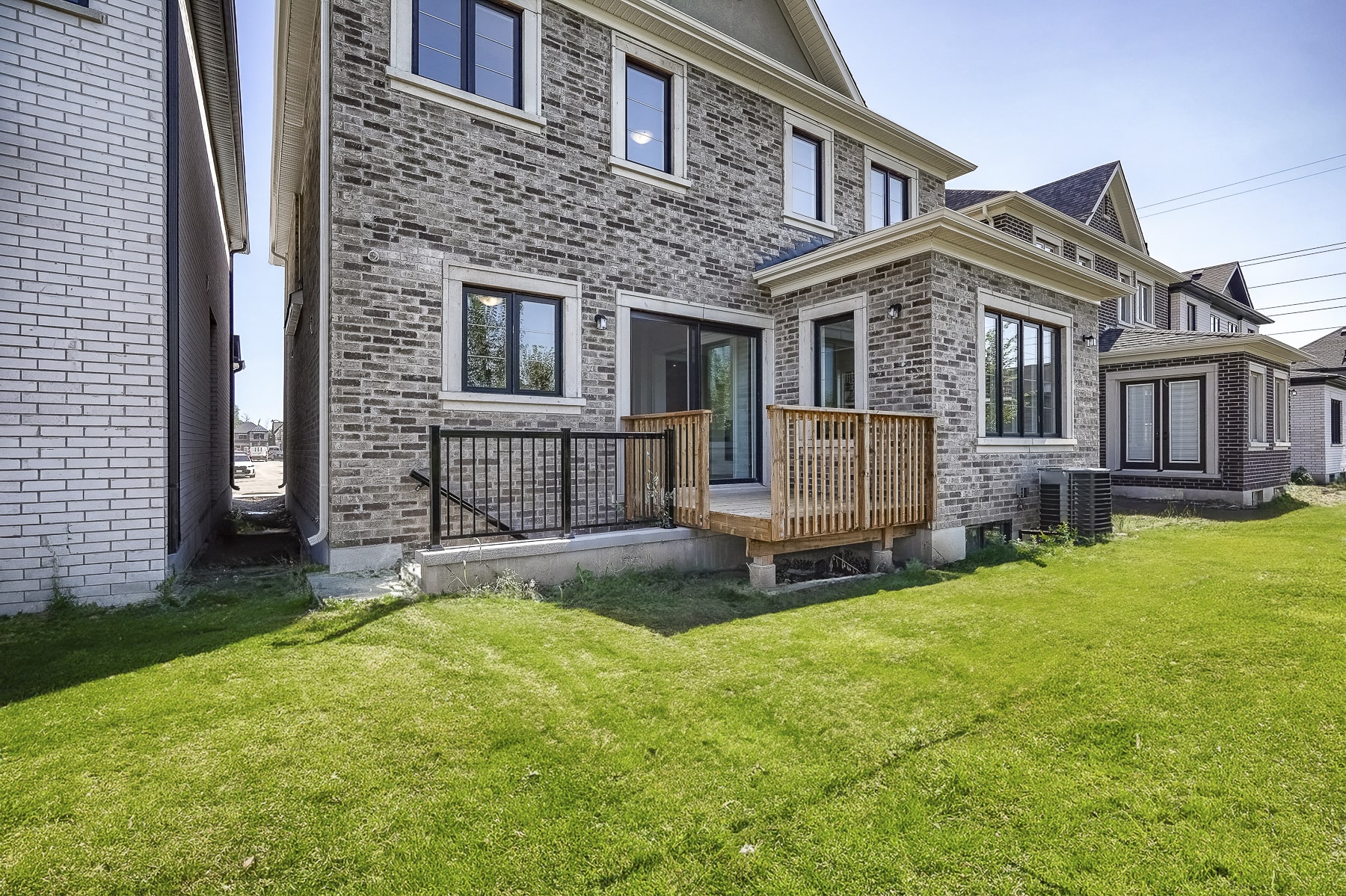 https://www.spectrumrealtyservices.com/images/Bronte-Green-at-Glen-Abbey-unit-2385-2.jpg